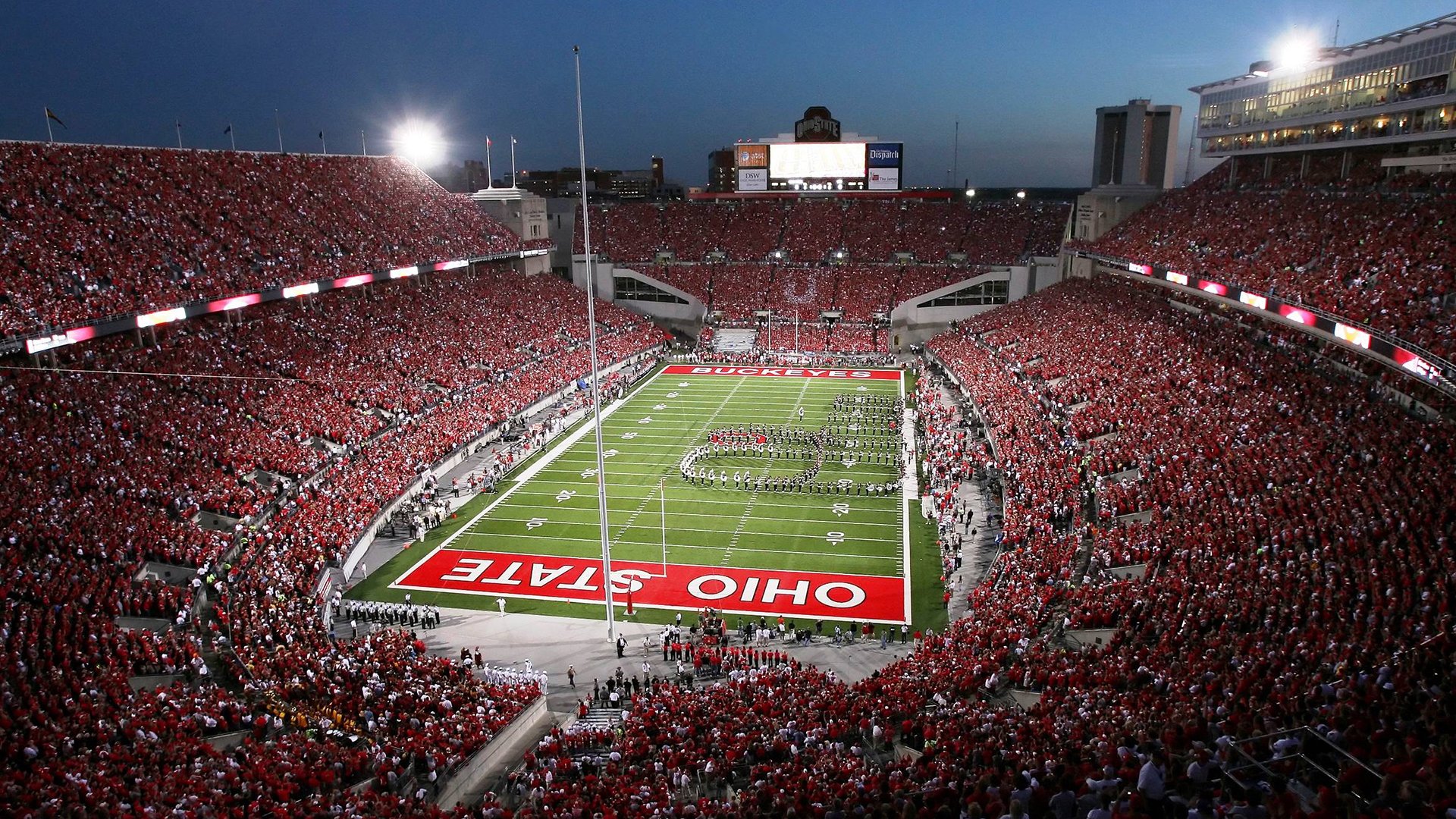 英超争冠白热化,曼城、阿森纳、利物浦三强鼎立,赛季末悬念迭起